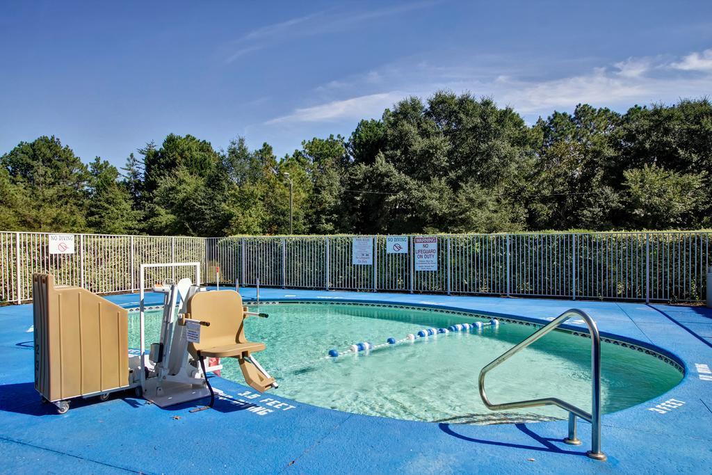 Super 8 By Wyndham Aberdeen Southern Pines Экстерьер фото