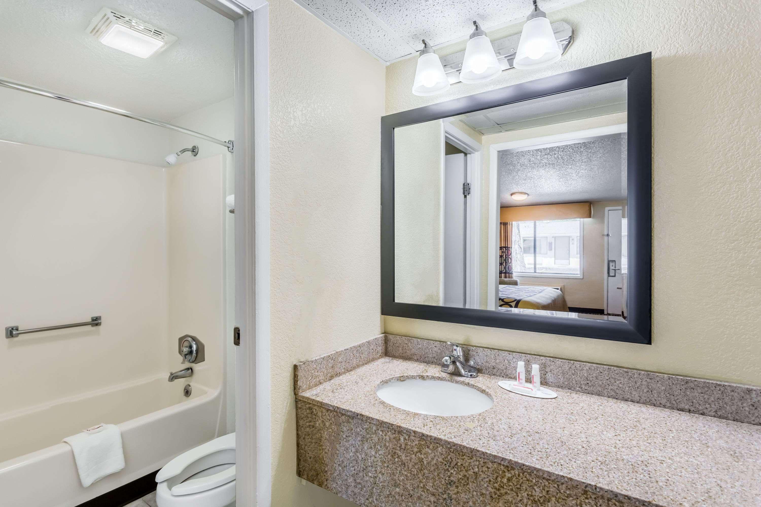 Super 8 By Wyndham Aberdeen Southern Pines Экстерьер фото
