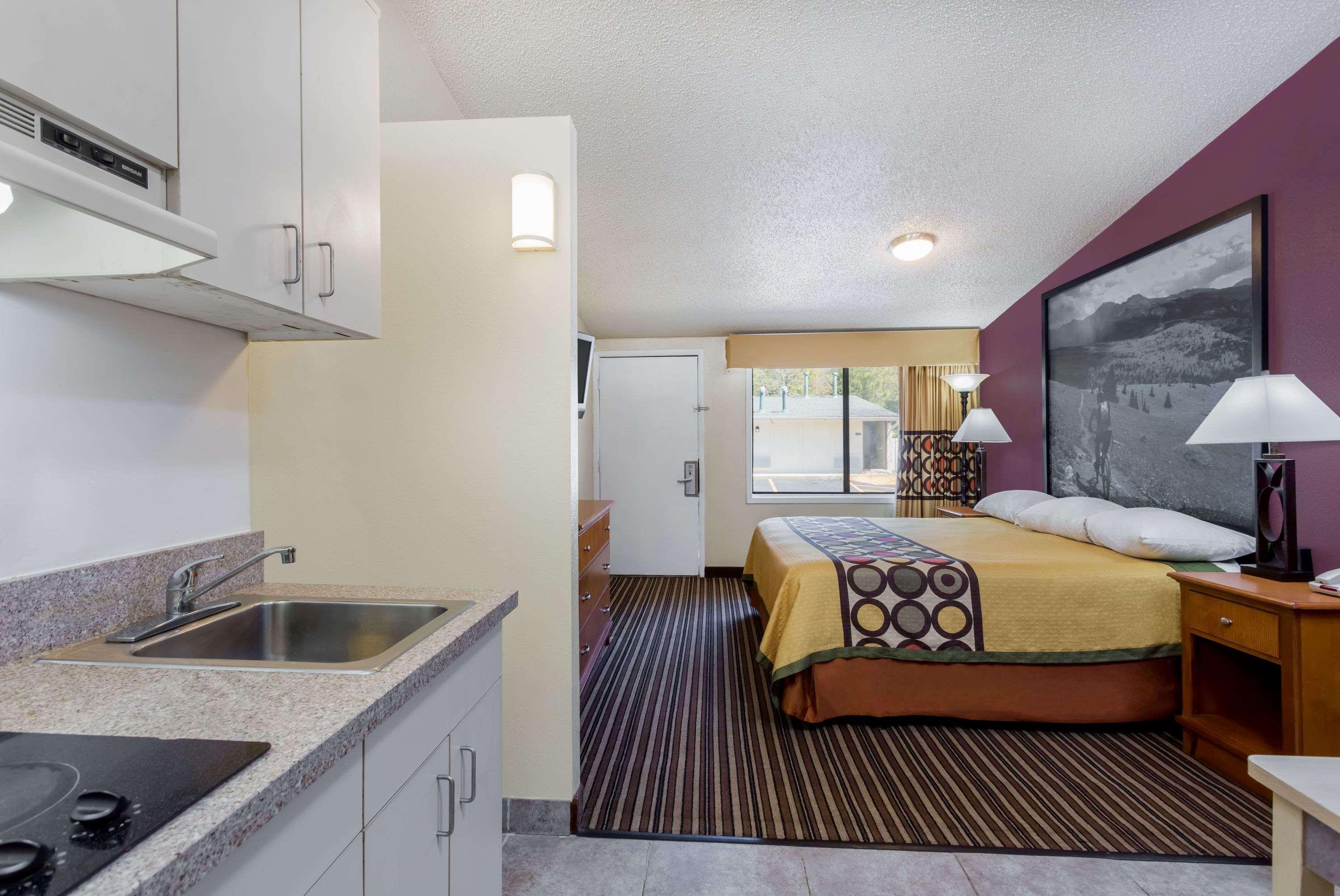 Super 8 By Wyndham Aberdeen Southern Pines Экстерьер фото