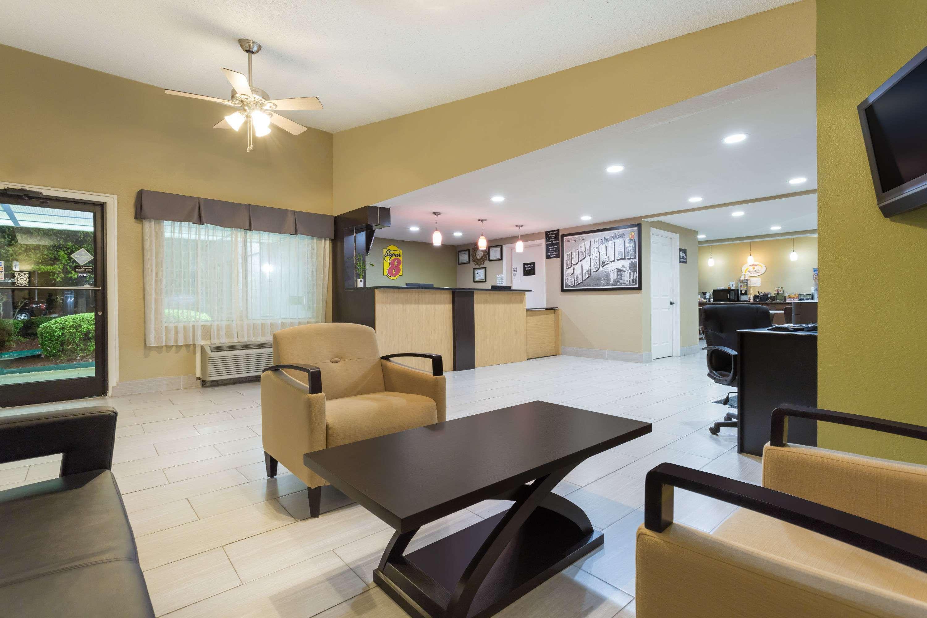 Super 8 By Wyndham Aberdeen Southern Pines Экстерьер фото