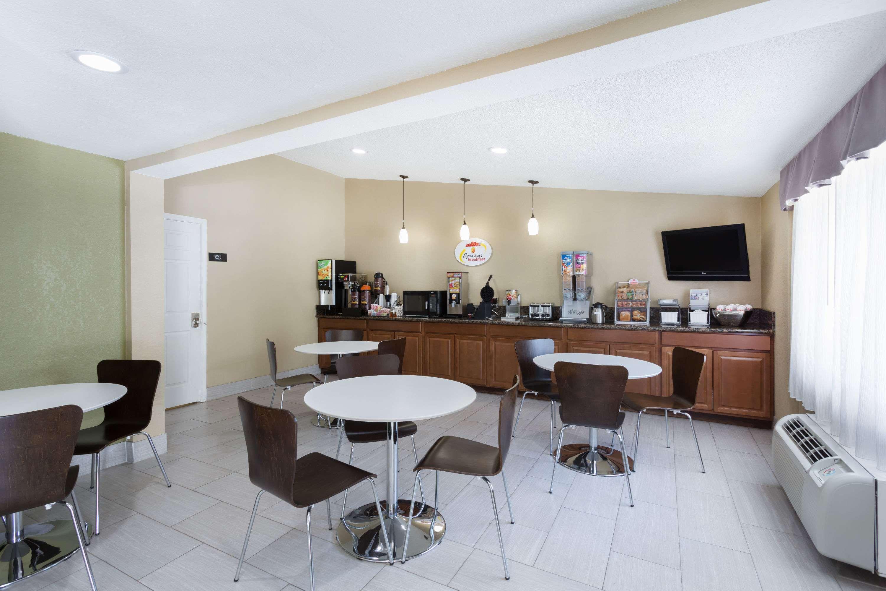 Super 8 By Wyndham Aberdeen Southern Pines Экстерьер фото