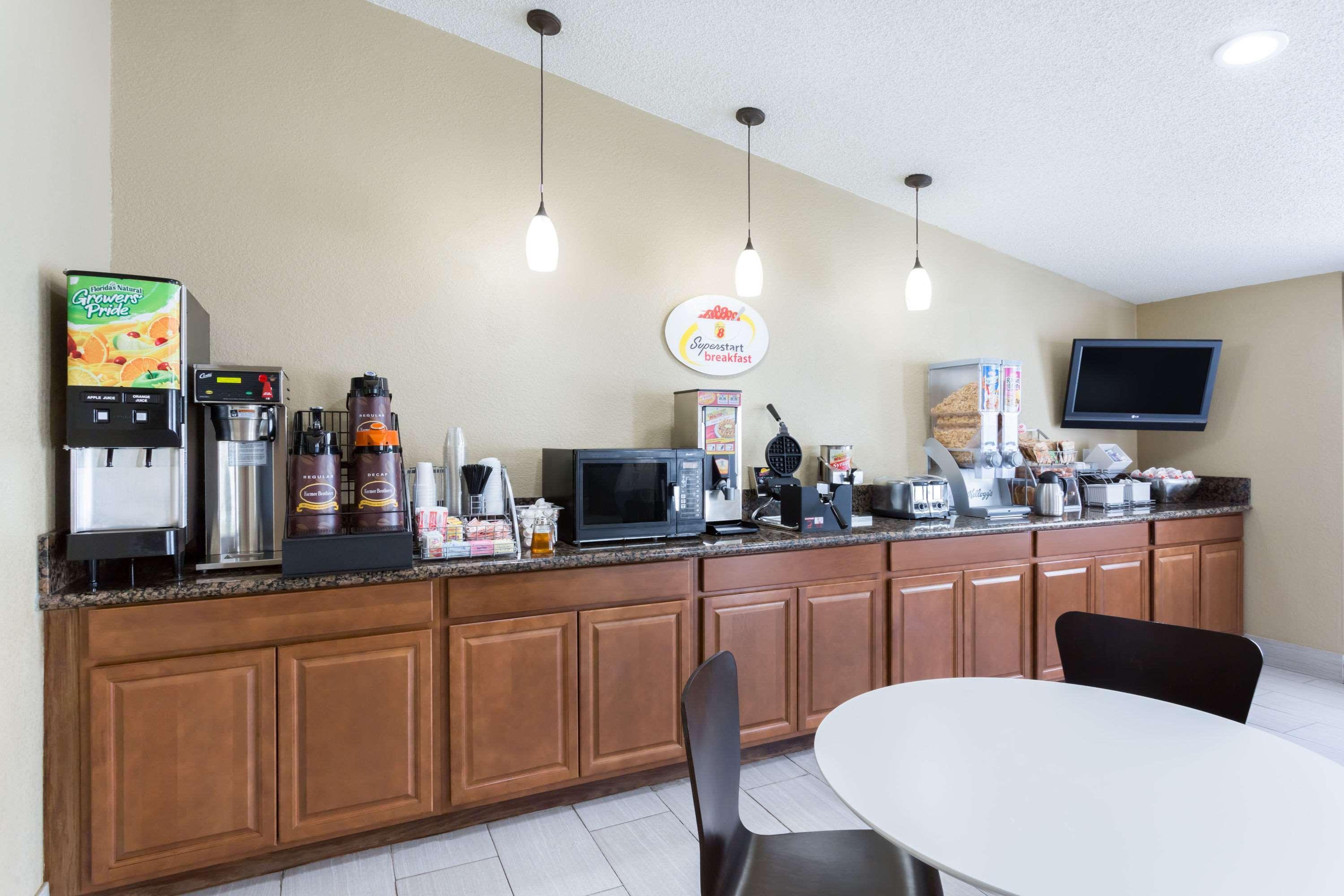 Super 8 By Wyndham Aberdeen Southern Pines Экстерьер фото