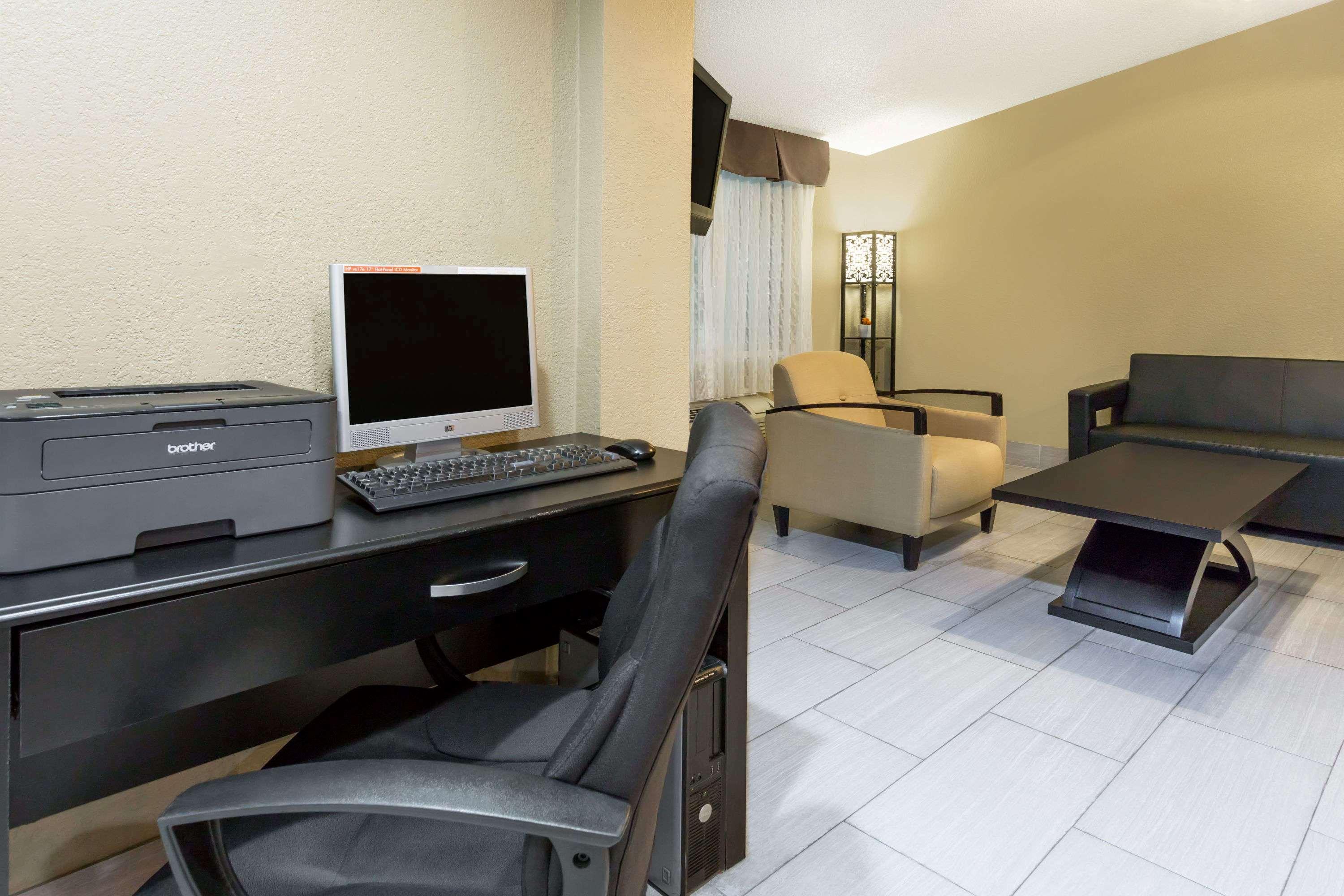 Super 8 By Wyndham Aberdeen Southern Pines Экстерьер фото