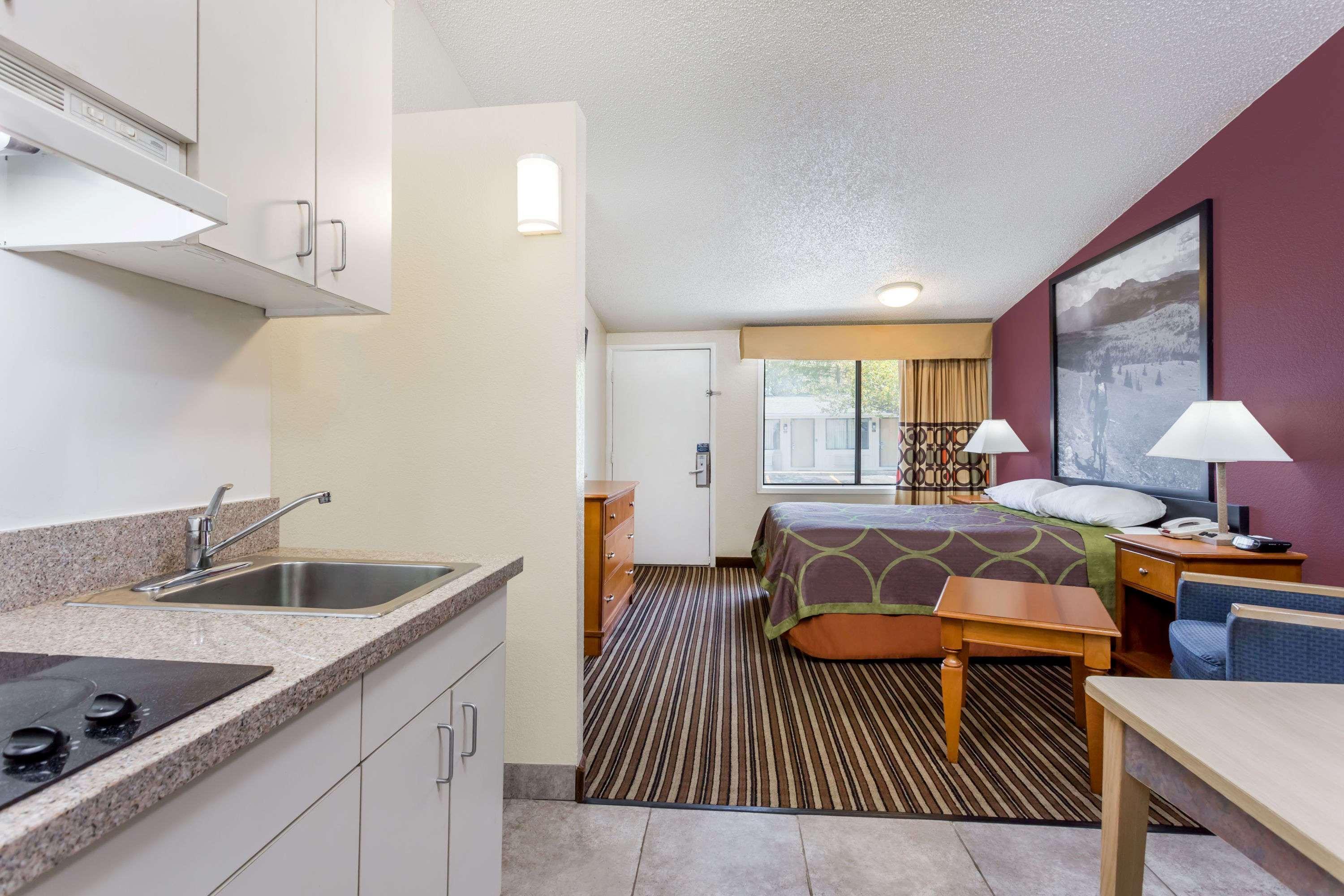 Super 8 By Wyndham Aberdeen Southern Pines Экстерьер фото