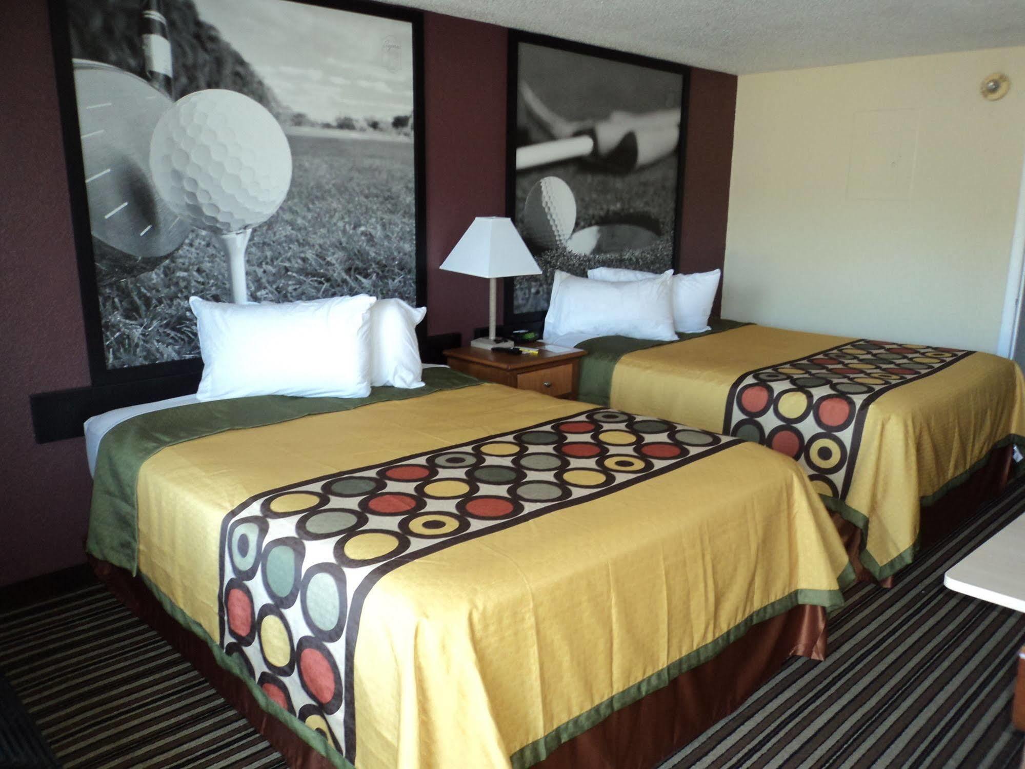 Super 8 By Wyndham Aberdeen Southern Pines Экстерьер фото